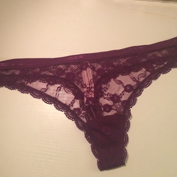 Victoria's Secret Lace Thong NWT