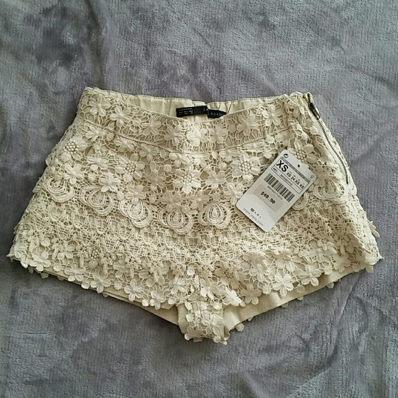 NWT ZARA white lace crochet shorts sz XS