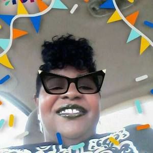 Meet your Posher, Ella