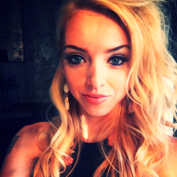 Meet your Posher, Bailey