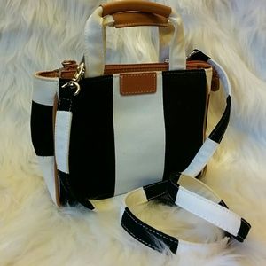 🍾🎉HP🎉🍾✨Nine West Mini Crossbody Satchel✨