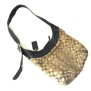 Coach bag signature crossbody messenger style auth Coach bag signature crossbody messenger style auth