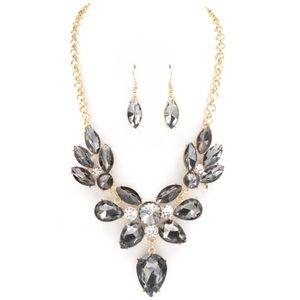 Black teardrop stone cluster necklace set