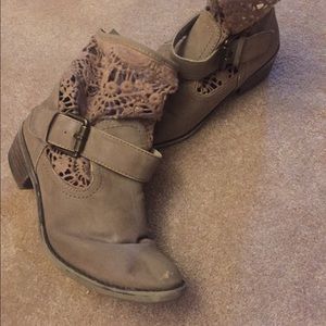 Baretrap lace boots