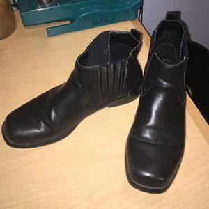 Black Flat/low heel booties