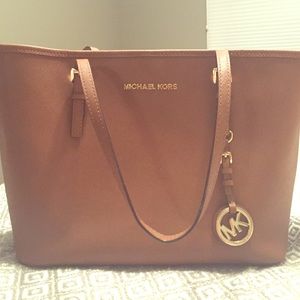 Michael Kors Jet Set Travel Medium Leather tote