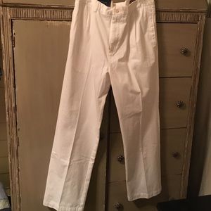 Vineyard Vines white pants