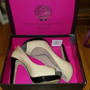 Vince Camuto nude and black high heels size 8.5
