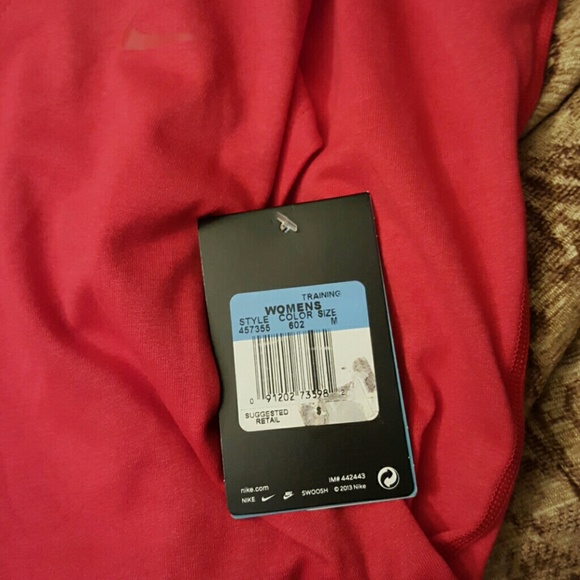 Nike tee - Picture 2 of 2