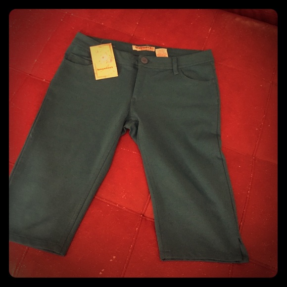 Turquoise Capri NWT
