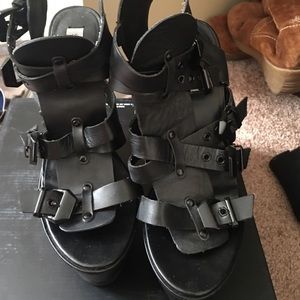 Steve Madden Platform Wedge "AMANDUH" size 11