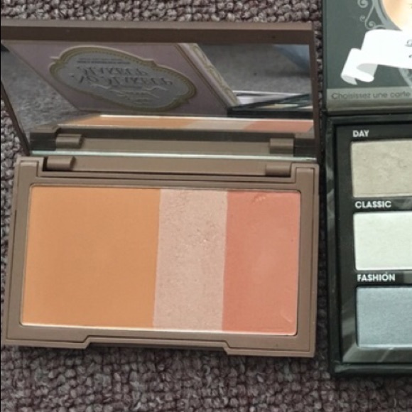 UD Naked Flushed Palette