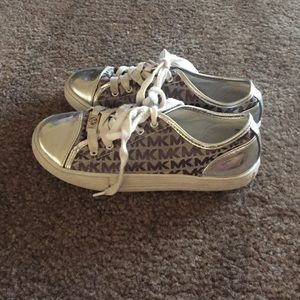 ✨ MICHAEL KORS ✨ Silver girls sneakers size 3