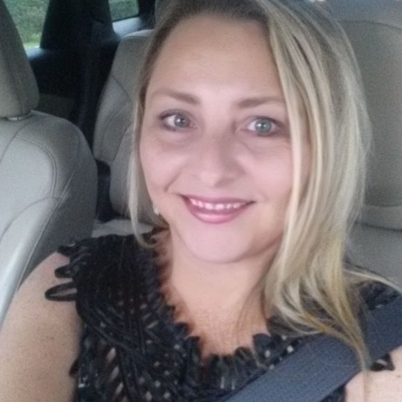 Meet your Posher, Paula