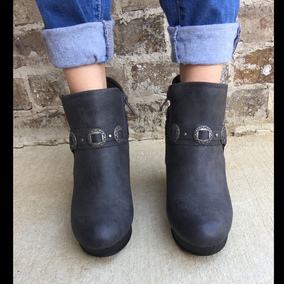 SEE NEW LISTING (SOLD) -Sbicca Brigit Wedge Bootie - Picture 2 of 4