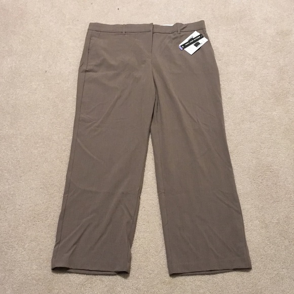 Briggs New York Sz 18 Ladie's slacks.  NWT!