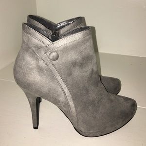 Gray ankle boots Limelight