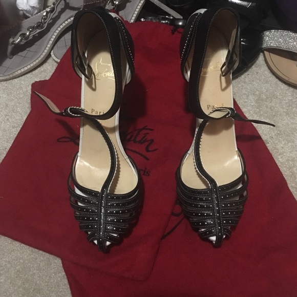Louboutin heels 👠