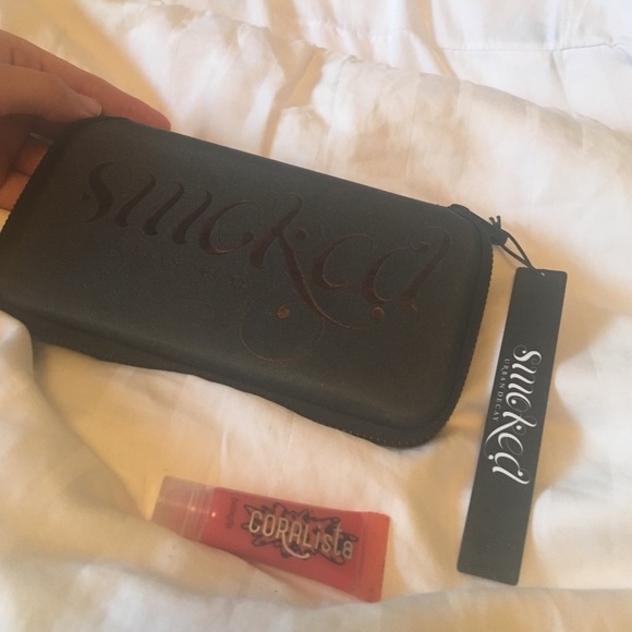 Urban Decay Smoked Palette - Picture 2 of 2