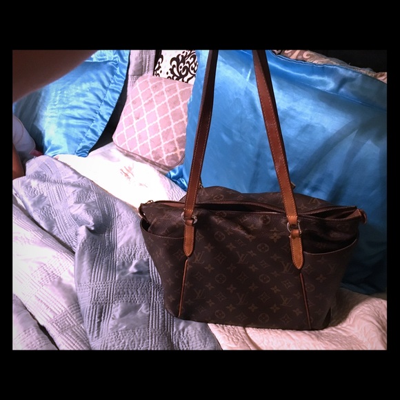 Louis Vitton bag Authentic