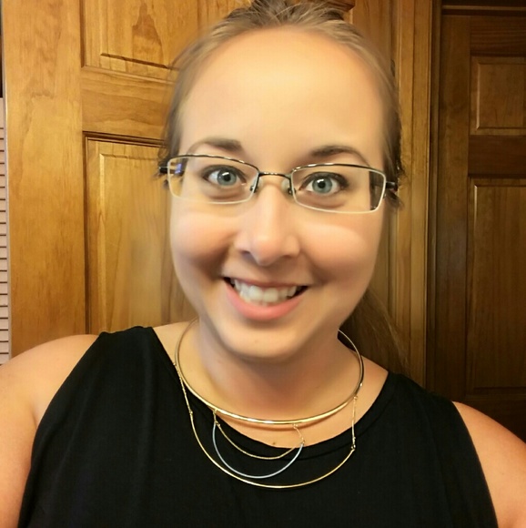 Meet your Posher, Sarah - Picture 1 of 1