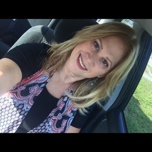 Meet your Posher, Rebeca