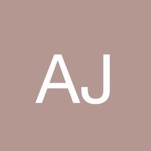 Meet your Posher, Adilene