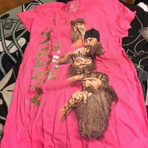 Pink Medium Duck Dynasty Tshirt NWT!