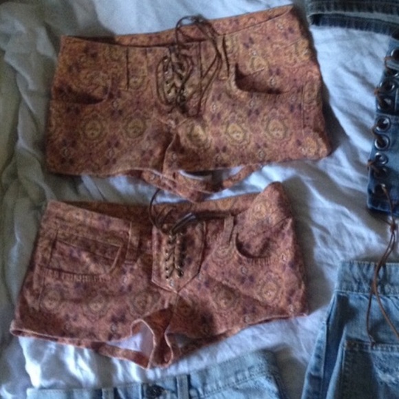 LF Paisley Orange Carmar Shorts - Picture 3 of 3