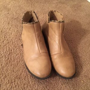 Brown ankle boots!