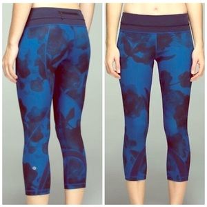 DISCONTINUED 💙 Lululemon Inky Run Inspire II Crop