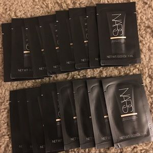 NARS pure radiant tinted ST MORITZ (16 samples)