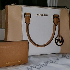 Michael kors purse