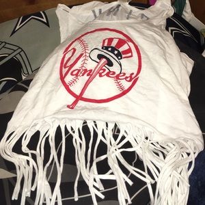 Medium VS Pink Yankees Fringe Crop Top