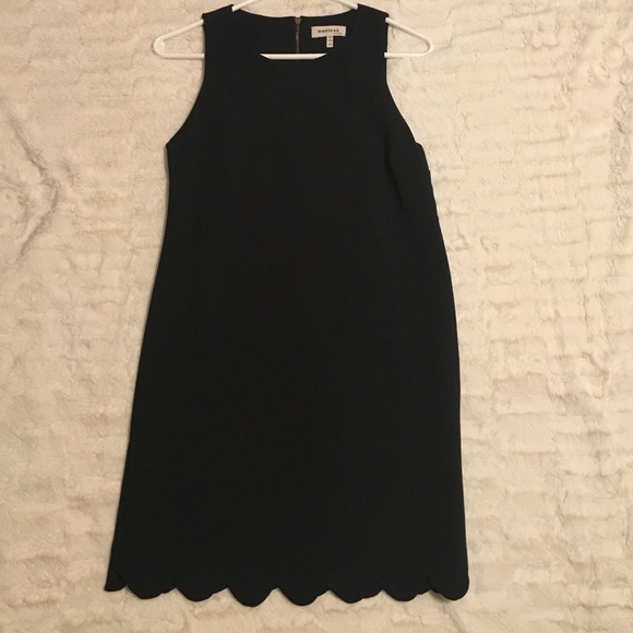 Sleeveless black Monteau LA dress