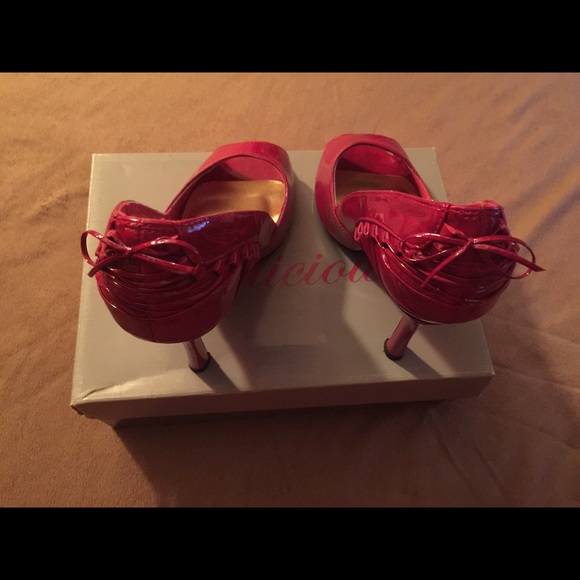 Delicious Red pumps - Picture 2 of 3