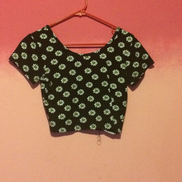 Black, daisy print crop top