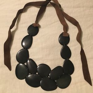 Dark green/blk Tagua necklace