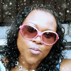 Meet your Posher, Regina