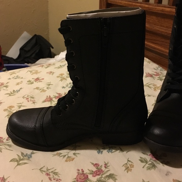 Black Combat boots - Picture 2 of 2