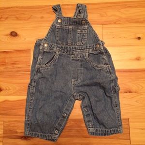 Adorable Baby Gap newborn overalls !