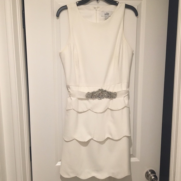 BELLE BADGLEY MISCHKA cream tiered dress with belt