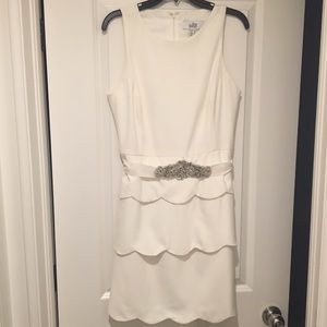BELLE BADGLEY MISCHKA cream tiered dress with belt