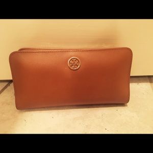 Tory Burch Robinson wallet