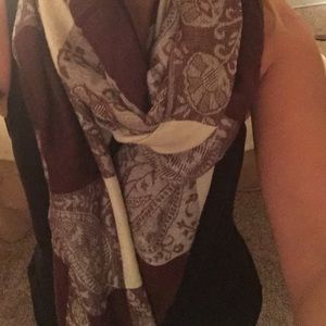 Brown and cream checkered scarf
