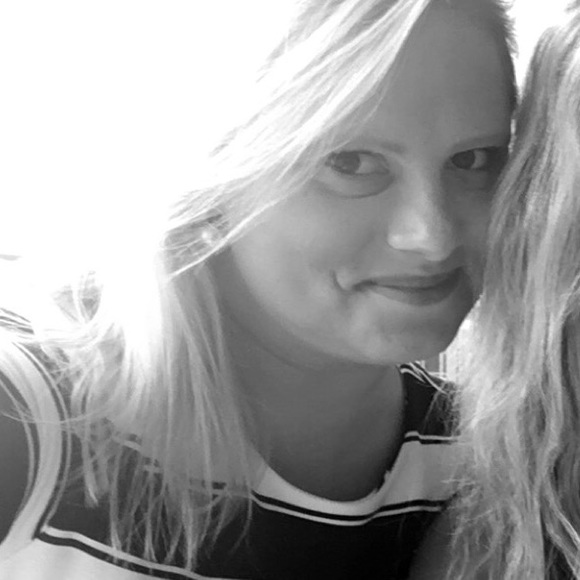 Meet your Posher, Brittany - Picture 2 of 2