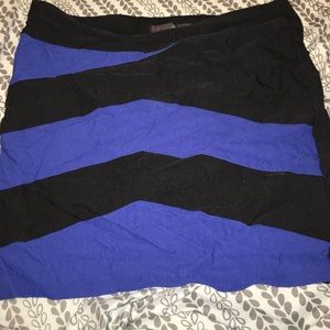 Large blue & black striped stretchy mini skirt