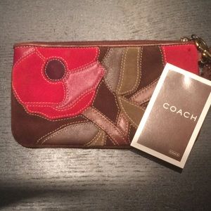 Perfect condition/Coach suede wristlet~