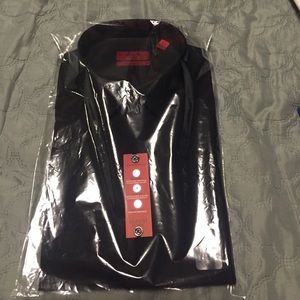 Fitted black shirt button down