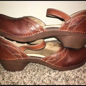 Additional Pics of Dansko Clogs